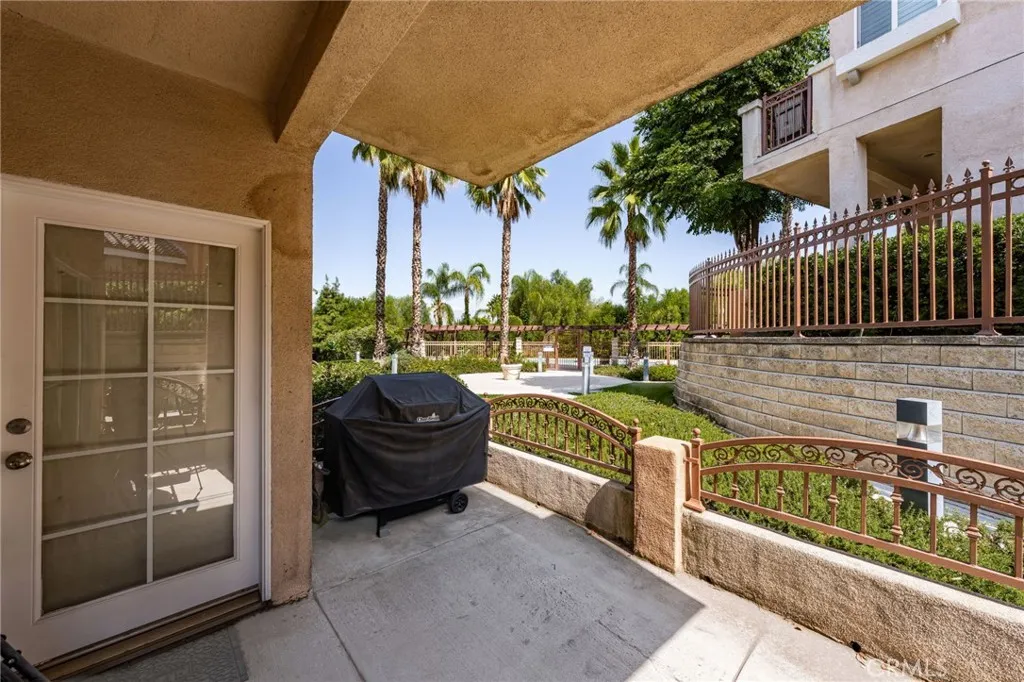 1200 E Highland Avenue 207, Redlands, California 92374 home-pic-22