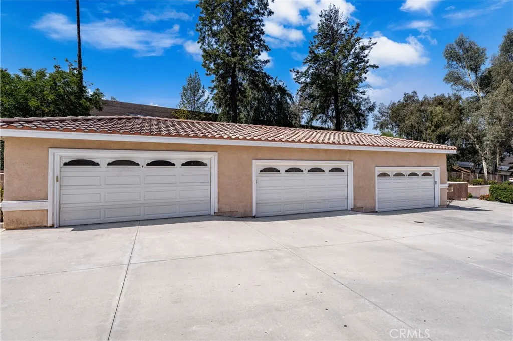 1200 E Highland Avenue 207, Redlands, California 92374 home-pic-12
