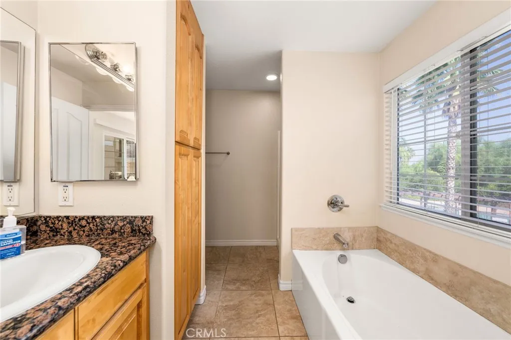 1200 E Highland Avenue 207, Redlands, California 92374 home-pic-17