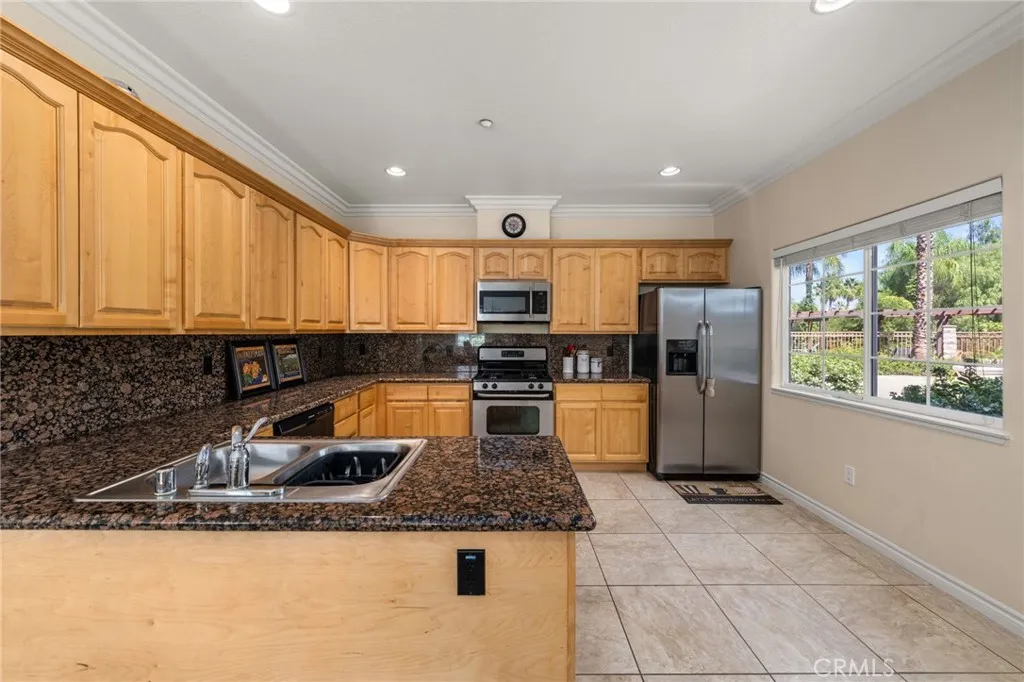 1200 E Highland Avenue 207, Redlands, California 92374 home-pic-10