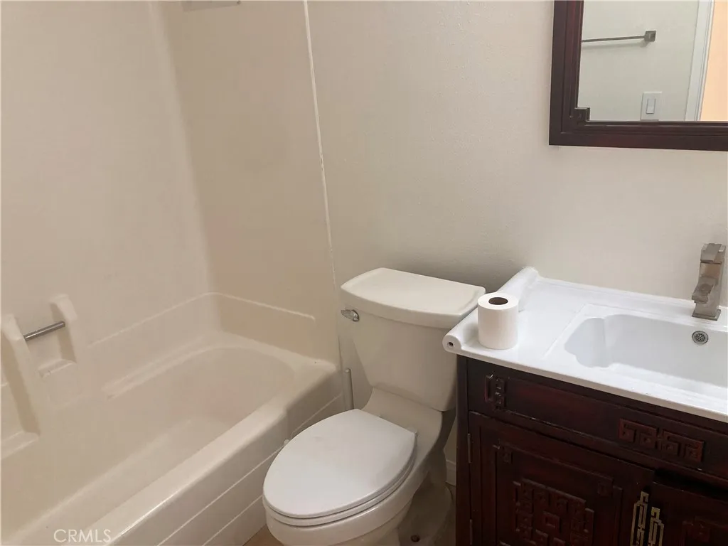 2027 Stonewood Ct, San Pedro, California 90732 home-pic-4