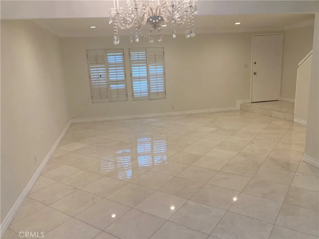 2027 Stonewood Ct, San Pedro, California 90732 home-pic-2