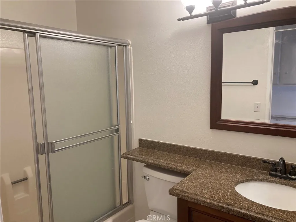 2027 Stonewood Ct, San Pedro, California 90732 home-pic-17