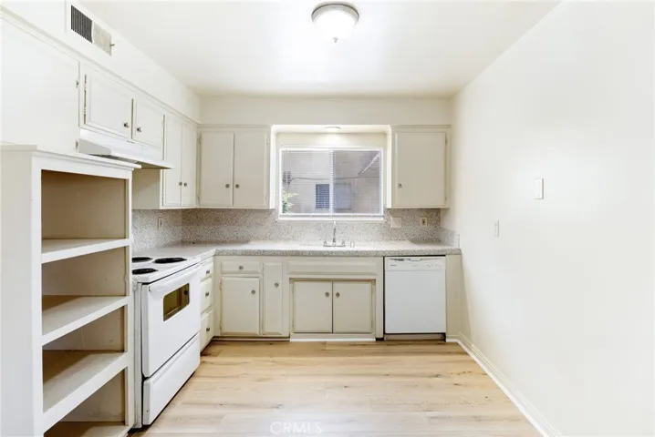 2761 N Golden, San Bernardino, California 92404