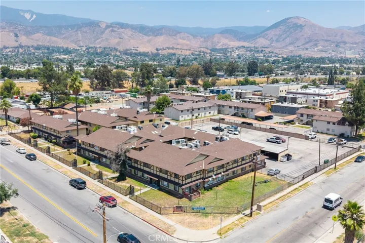 2761 N Golden, San Bernardino, California 92404