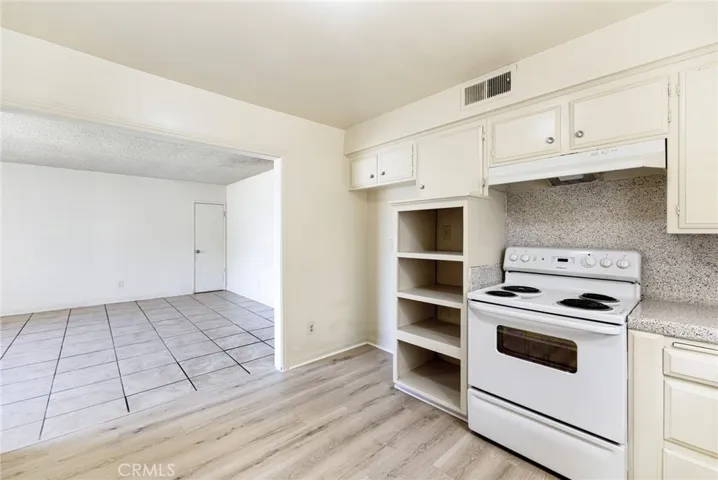 2761 N Golden, San Bernardino, California 92404