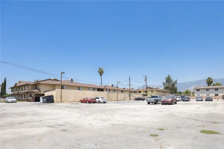 2761 N Golden, San Bernardino, California 92404