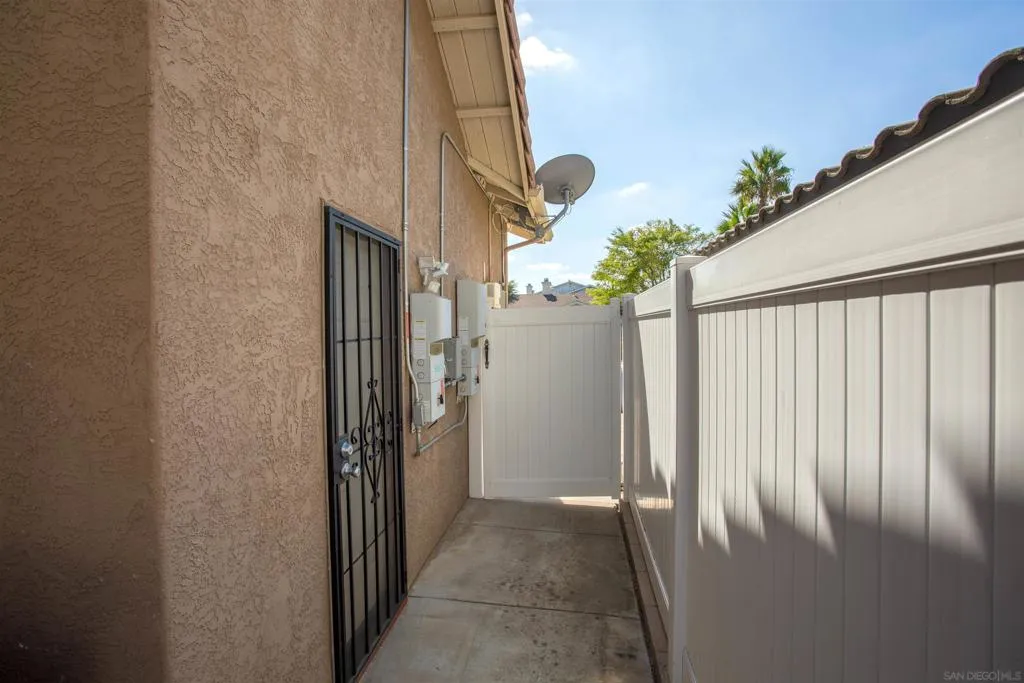 1367 H St, Ramona, California 92065 home-pic-34