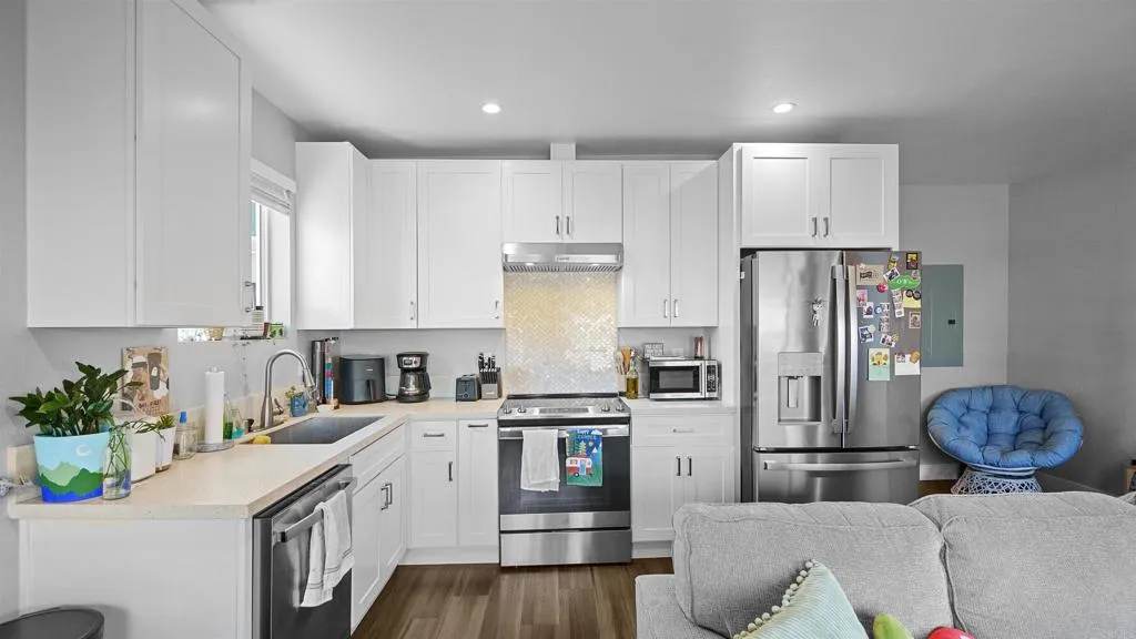 8441 Parkbrook Street, San Diego, California 92114 home-pic-7