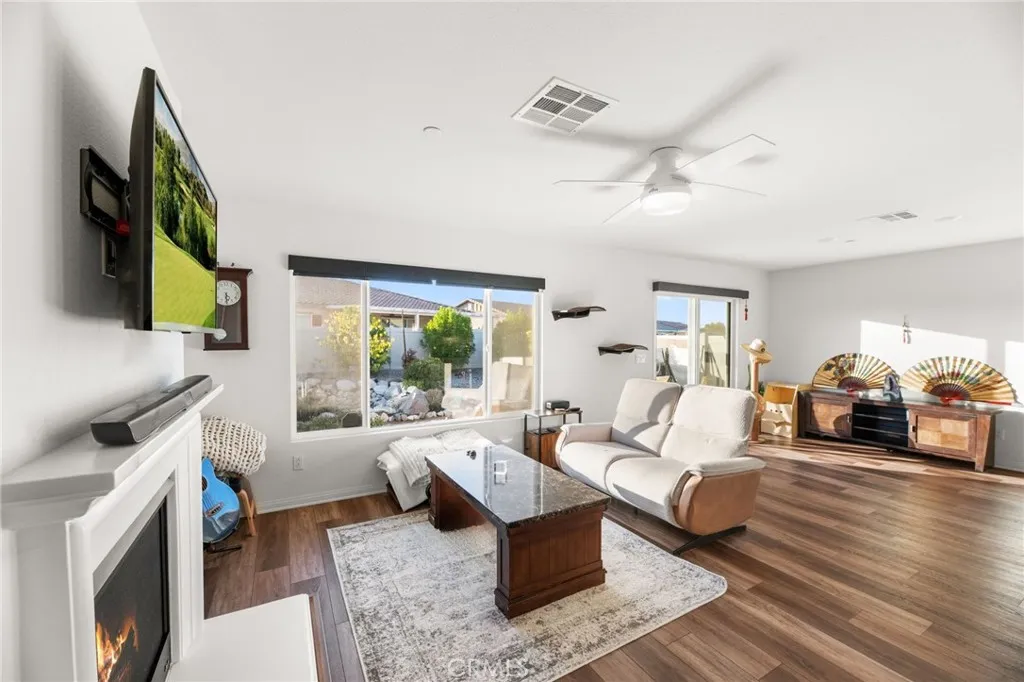 27878 Calle Talavera, Menifee, California 92585 home-pic-20