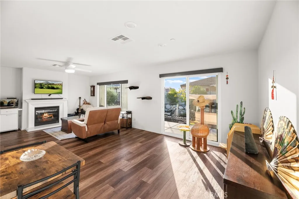 27878 Calle Talavera, Menifee, California 92585 home-pic-24