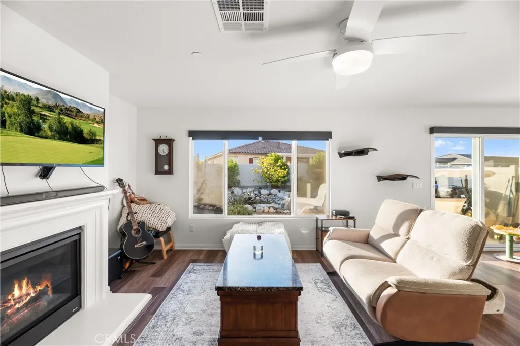27878 Calle Talavera, Menifee, California 92585 home-pic-19