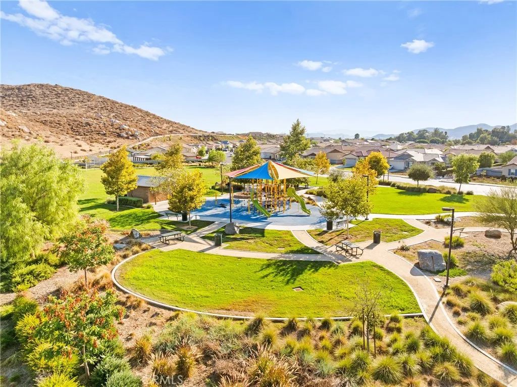 27878 Calle Talavera, Menifee, California 92585 home-pic-40