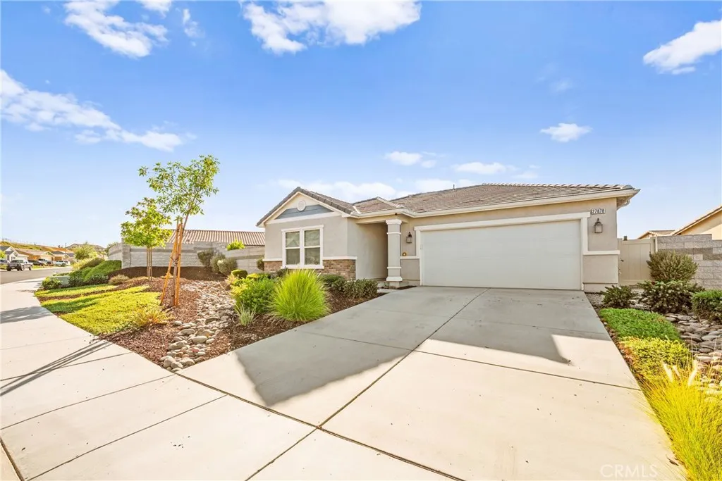 27878 Calle Talavera, Menifee, California 92585 home-pic-0