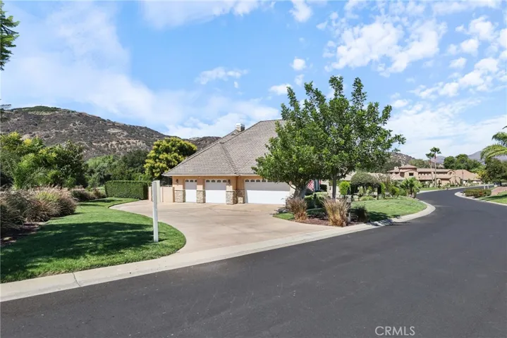 38441 Shoal Creek Drive, Murrieta, California 92562