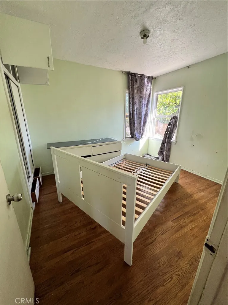1037 1037 Kewen, San Fernando, California 91340 home-pic-11