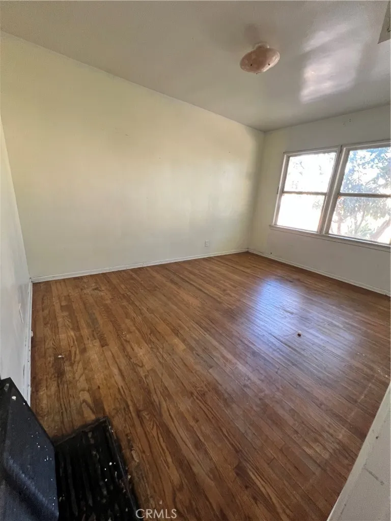1037 1037 Kewen, San Fernando, California 91340 home-pic-9