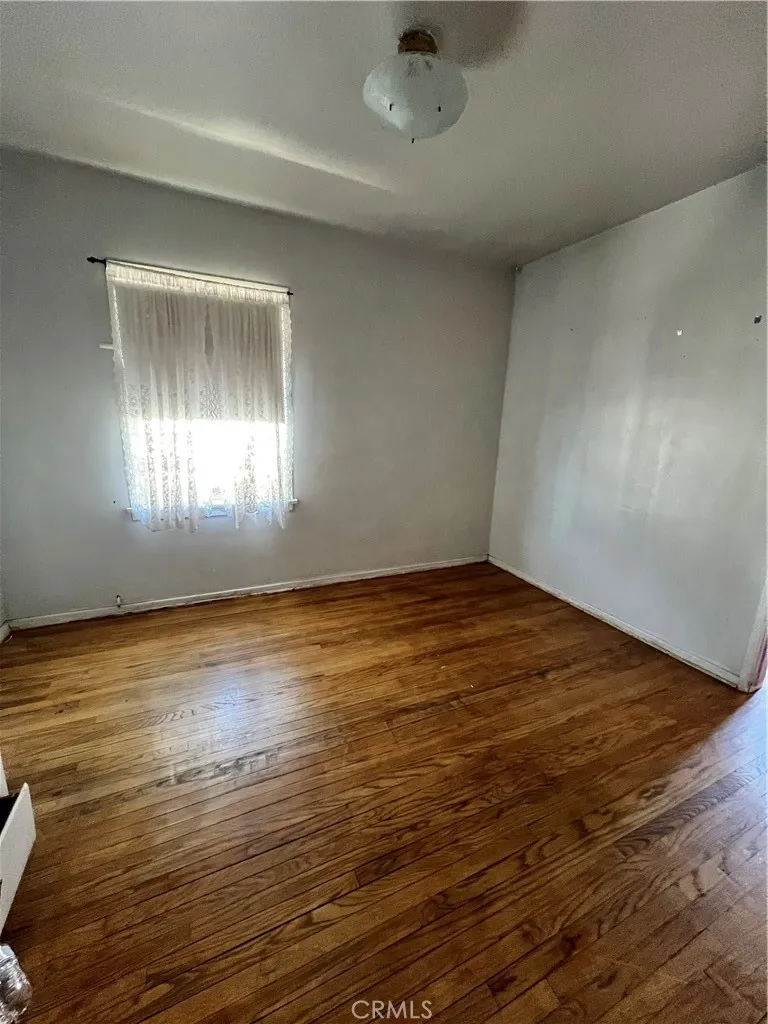 1037 1037 Kewen, San Fernando, California 91340 home-pic-5