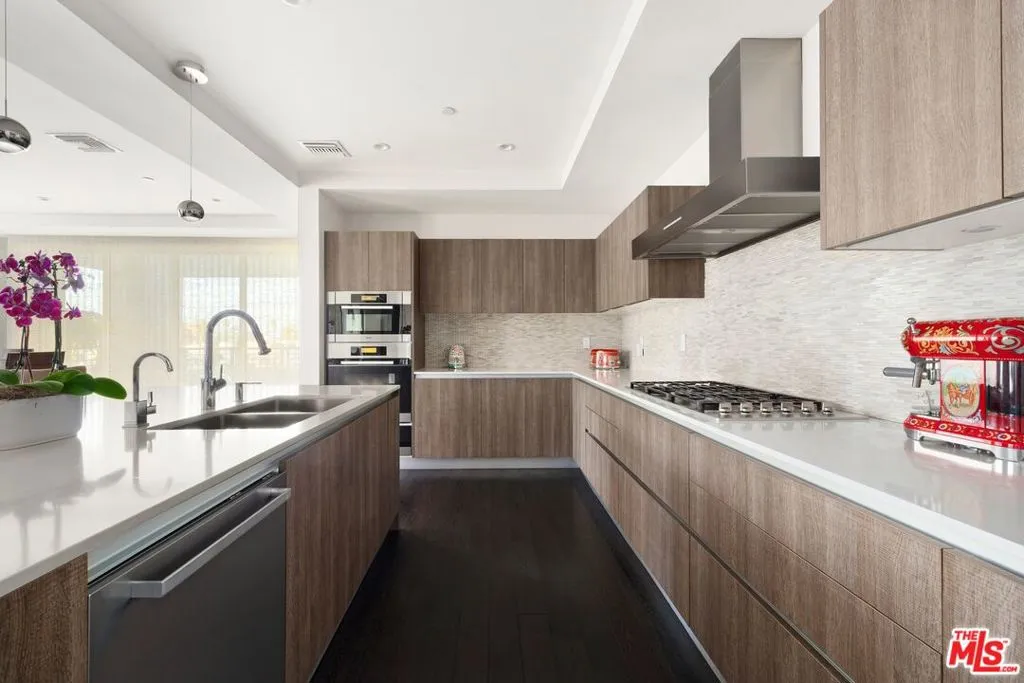 450 N Palm Drive 507, Beverly Hills, California 90210 home-pic-39