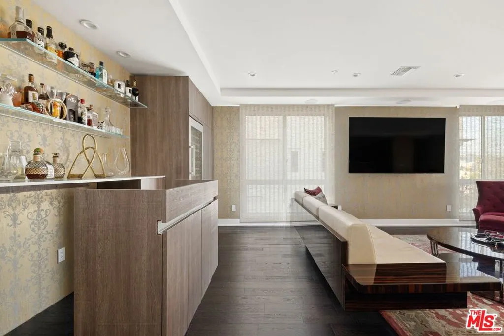 450 N Palm Drive 507, Beverly Hills, California 90210 home-pic-42