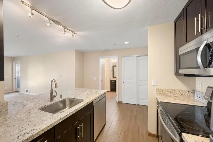 6400 Christie 2208, Emeryville, California 94608