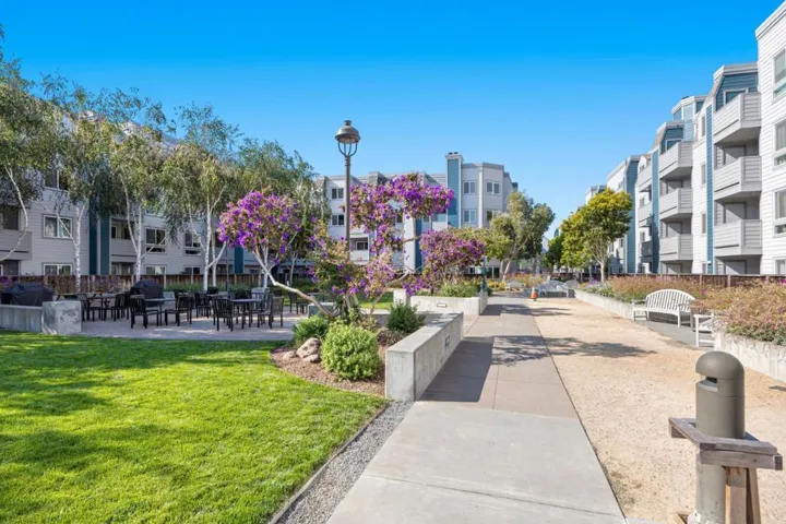 6400 Christie 2208, Emeryville, California 94608