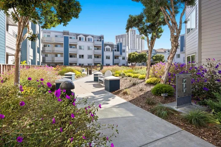 6400 Christie 2208, Emeryville, California 94608