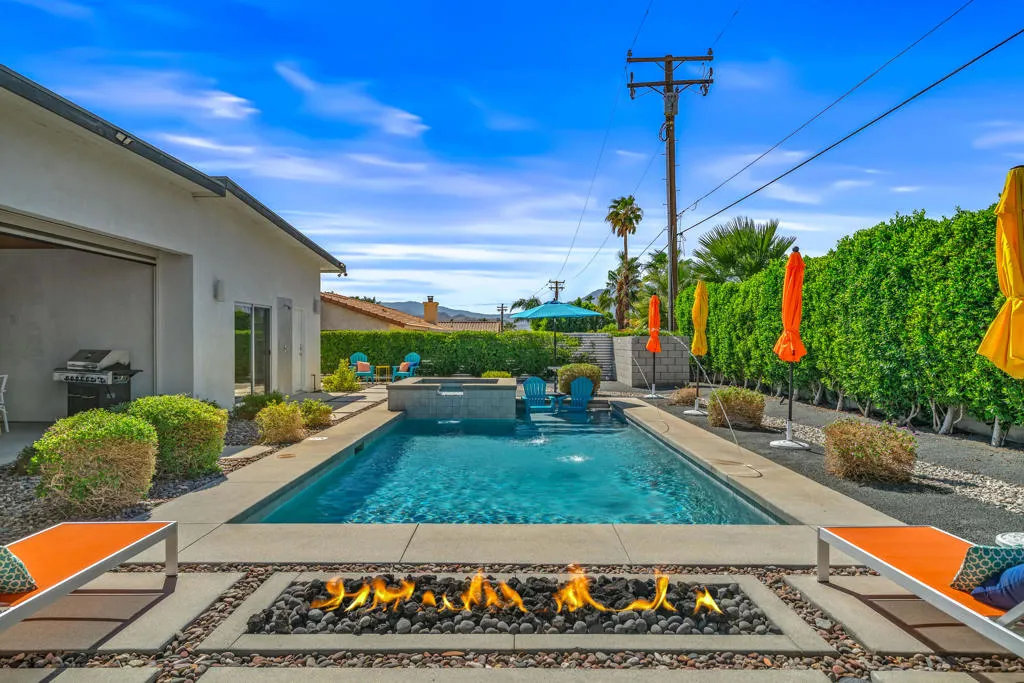 2077 E Nicola Road, Palm Springs, California 92262 home-pic-13