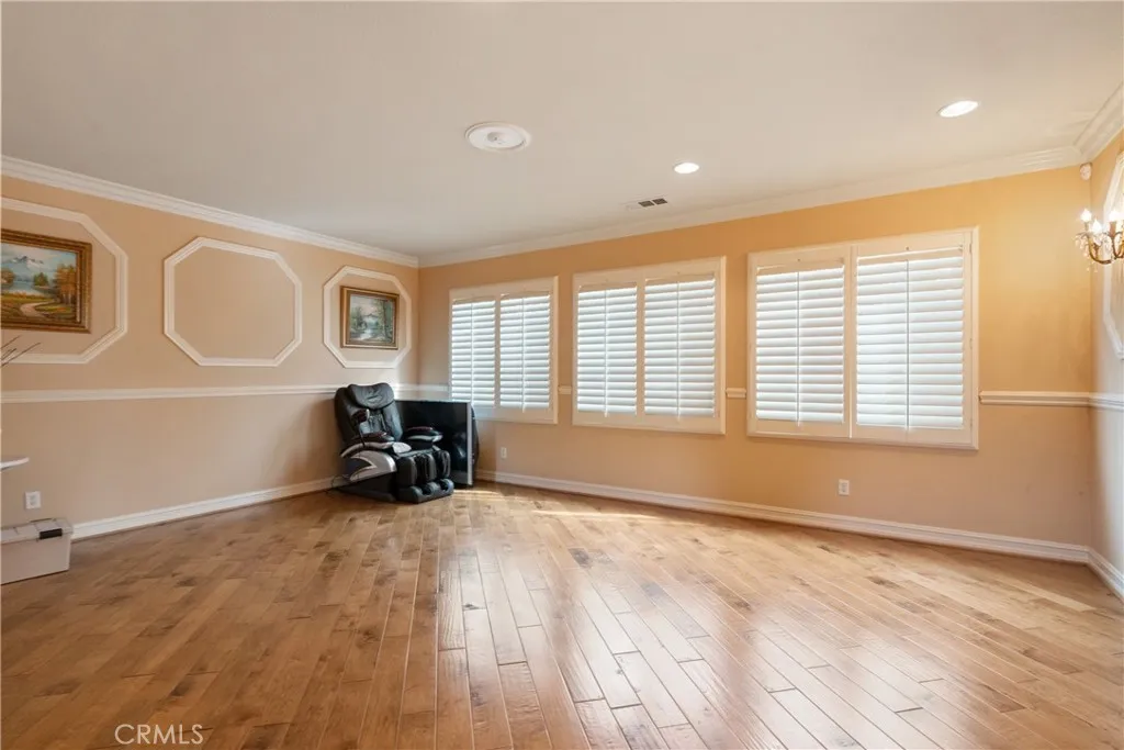 6800 Knightsbridge Court, Eastvale, California 92880 home-pic-6