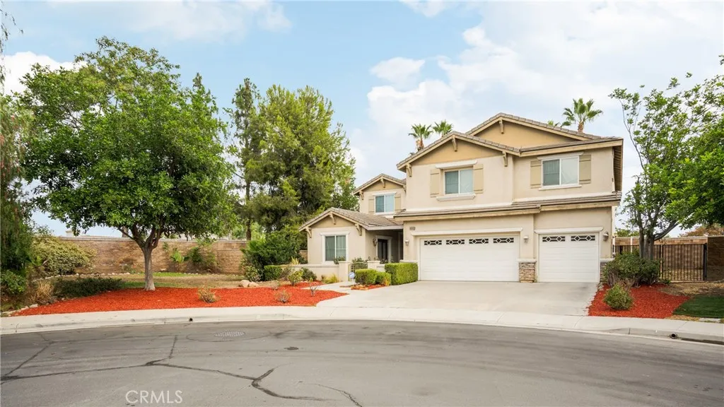 6800 Knightsbridge Court, Eastvale, California 92880 home-pic-2