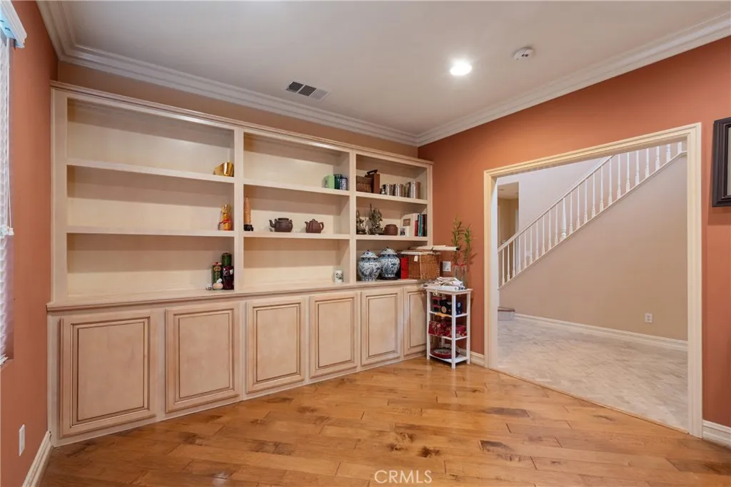 6800 Knightsbridge Court, Eastvale, California 92880 home-pic-13