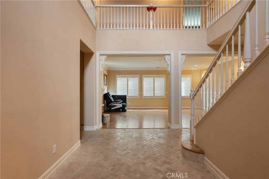 6800 Knightsbridge Court, Eastvale, California 92880 home-pic-4