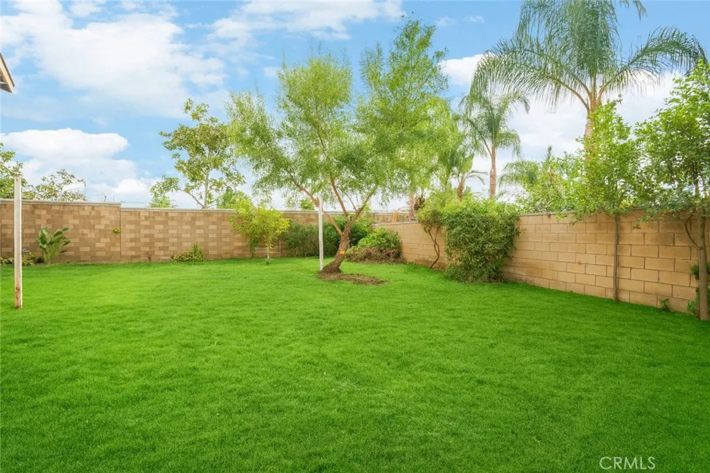 6800 Knightsbridge Court, Eastvale, California 92880 home-pic-36