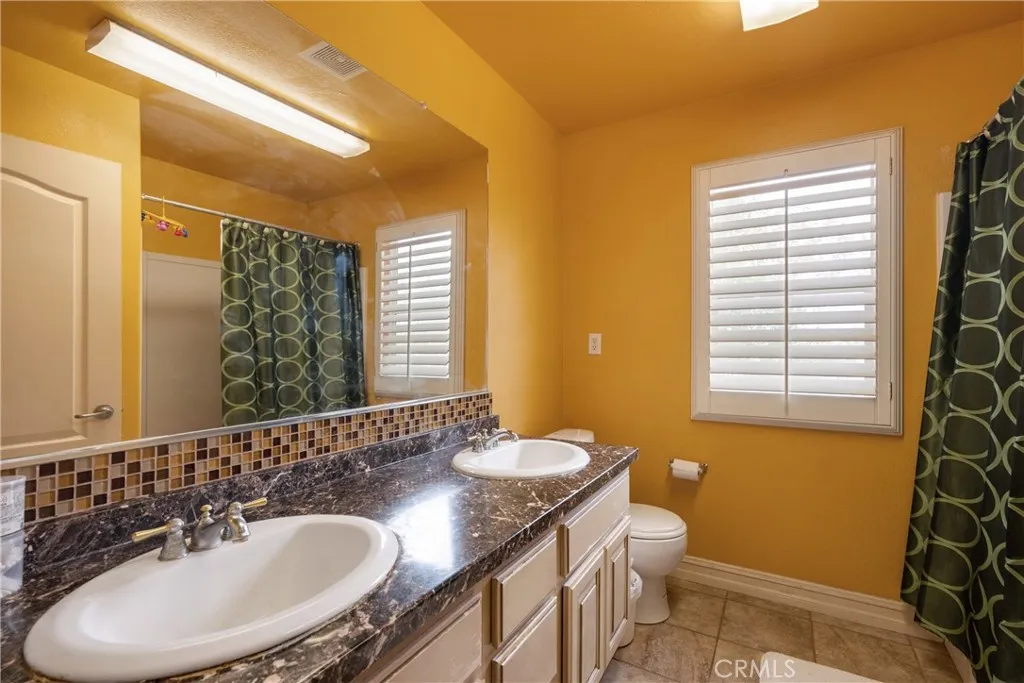 6800 Knightsbridge Court, Eastvale, California 92880 home-pic-24