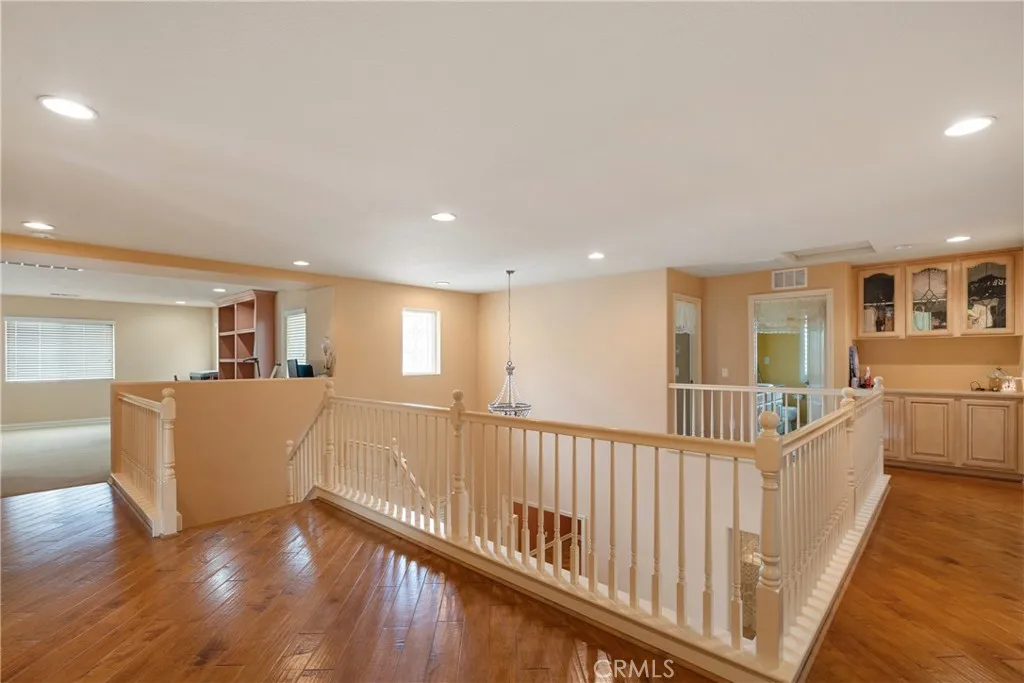 6800 Knightsbridge Court, Eastvale, California 92880 home-pic-20