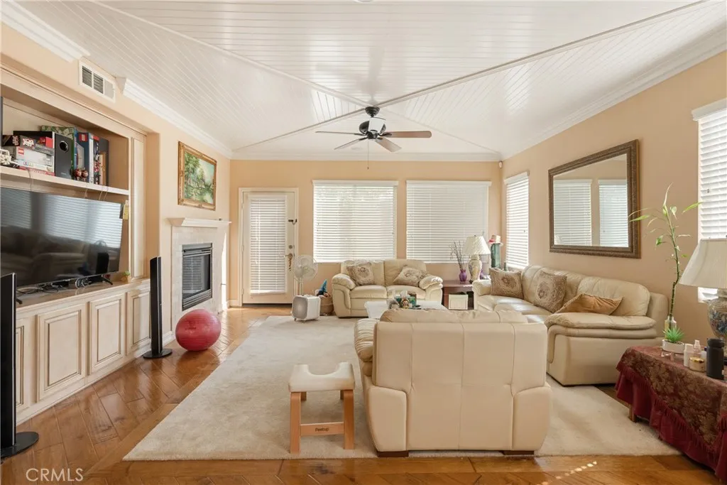 6800 Knightsbridge Court, Eastvale, California 92880 home-pic-5