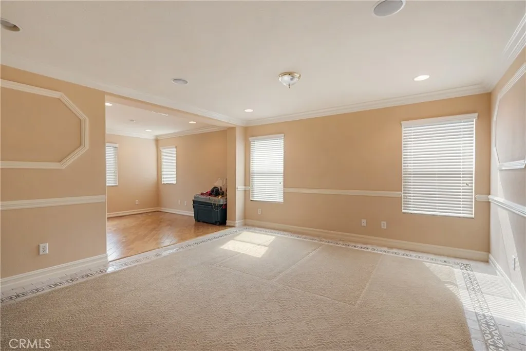 6800 Knightsbridge Court, Eastvale, California 92880 home-pic-32