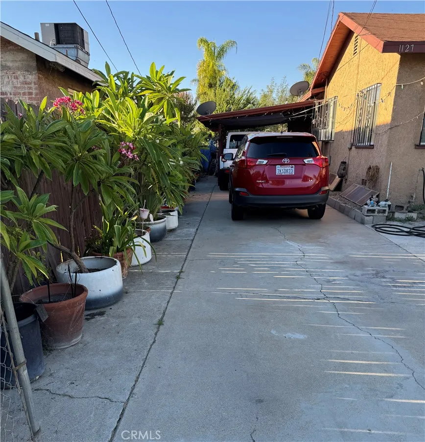 1127 W Victoria Street, San Bernardino, California 92411 home-pic-1