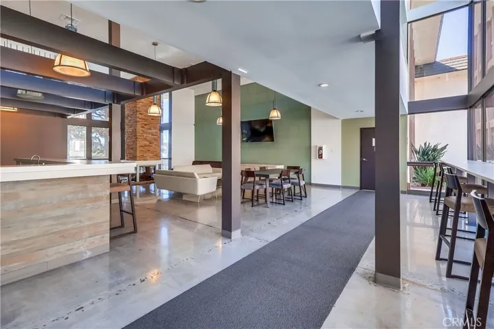 5585 E Pacific Coast 140, Long Beach, California 90804