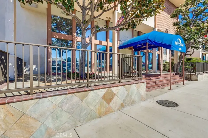 5585 E Pacific Coast 140, Long Beach, California 90804