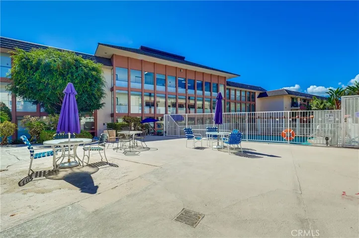 5585 E Pacific Coast 140, Long Beach, California 90804