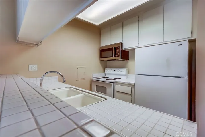 5585 E Pacific Coast 140, Long Beach, California 90804