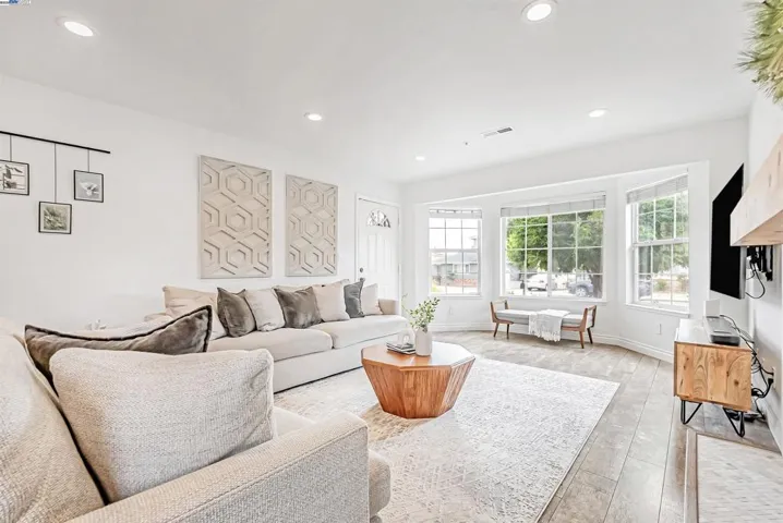 33718 3rd St, Union City, California 94587