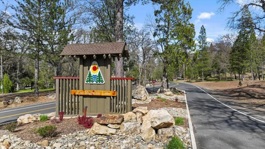 20944 Woodside Way, Groveland, California 95321