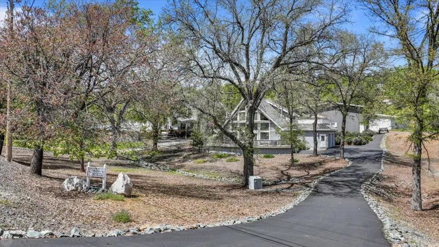 20944 Woodside Way, Groveland, California 95321