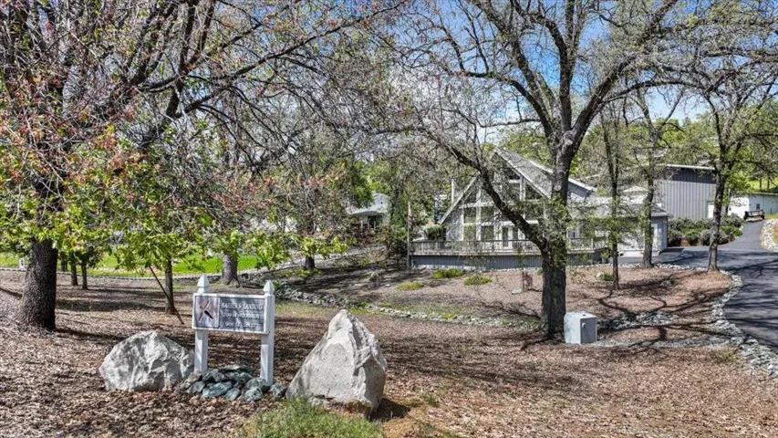 20944 Woodside Way, Groveland, California 95321