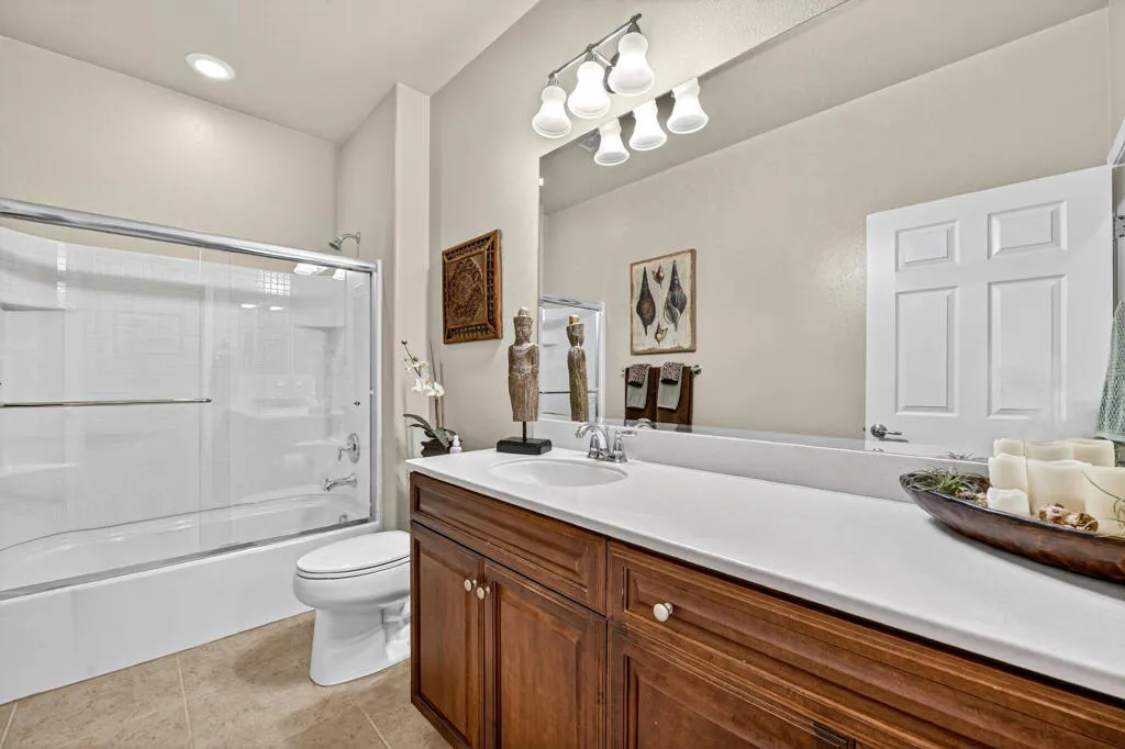 39492 Camino Piscina, Indio, California 92203 home-pic-28