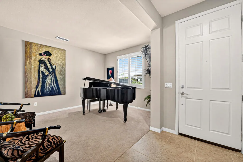 39492 Camino Piscina, Indio, California 92203 home-pic-4