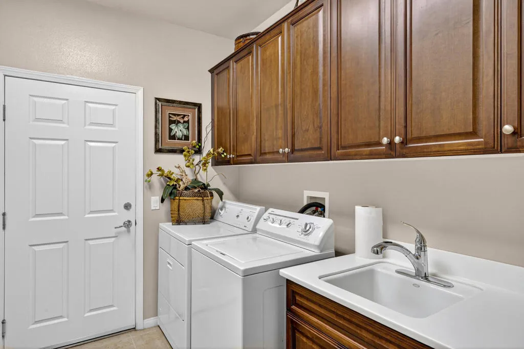 39492 Camino Piscina, Indio, California 92203 home-pic-31
