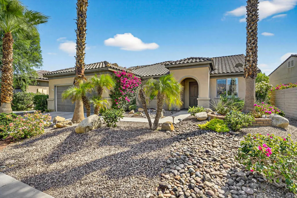 39492 Camino Piscina, Indio, California 92203 home-pic-42